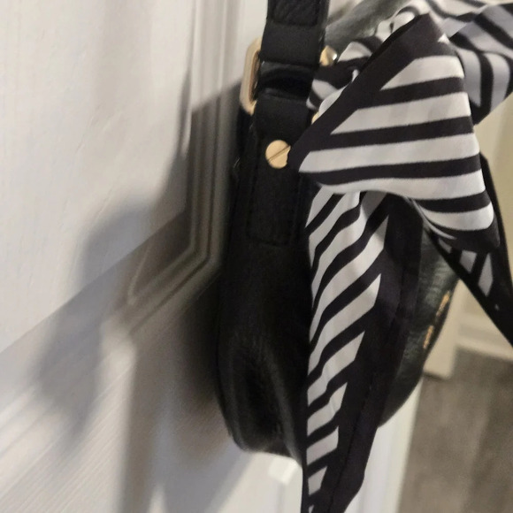 Michael Kors Purse crossbody - Picture 4 of 14